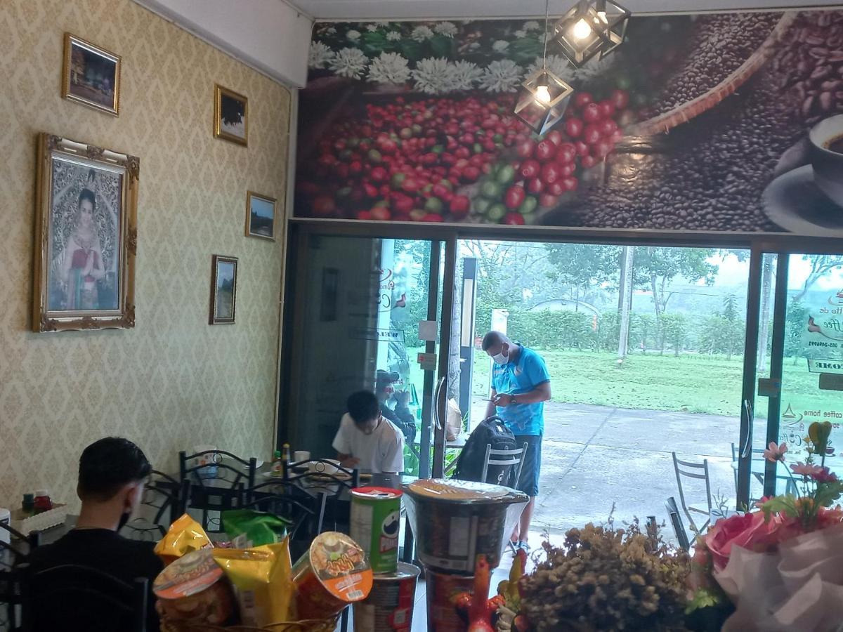 Amaretto Hostel Сураттхани Экстерьер фото