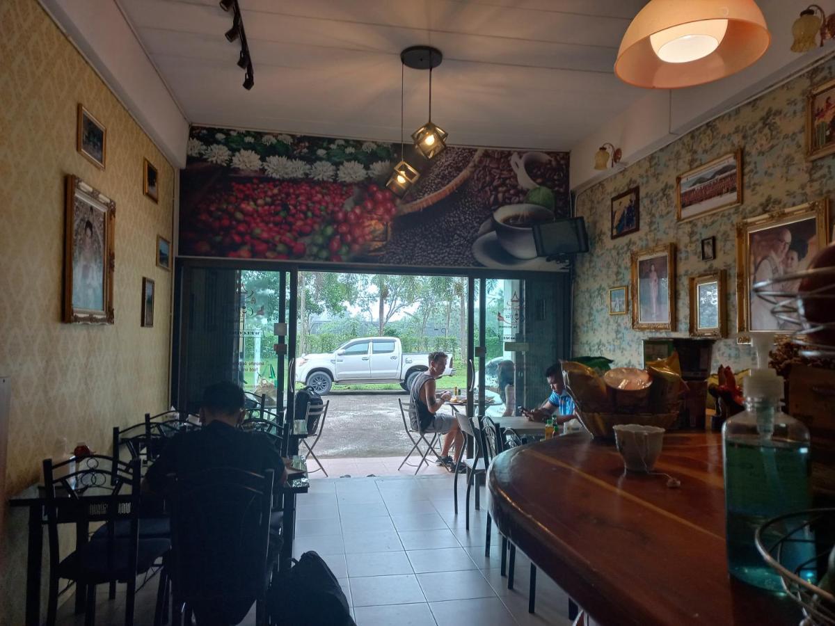 Amaretto Hostel Сураттхани Экстерьер фото