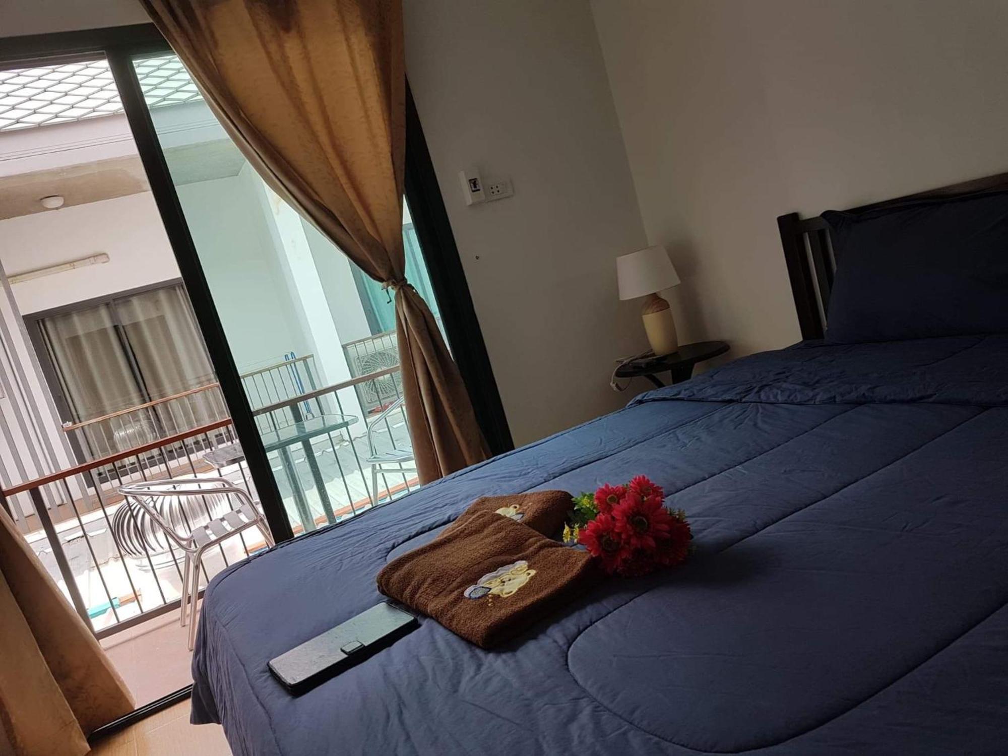 Amaretto Hostel Сураттхани Экстерьер фото