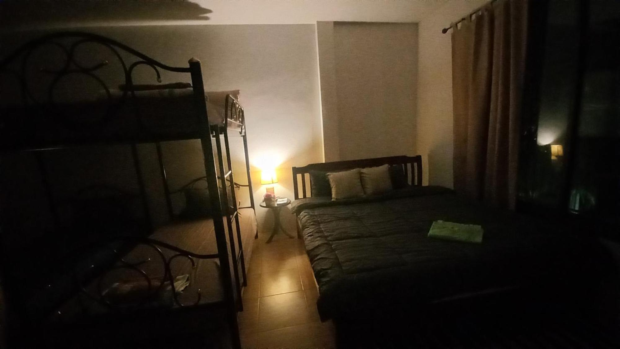 Amaretto Hostel Сураттхани Экстерьер фото