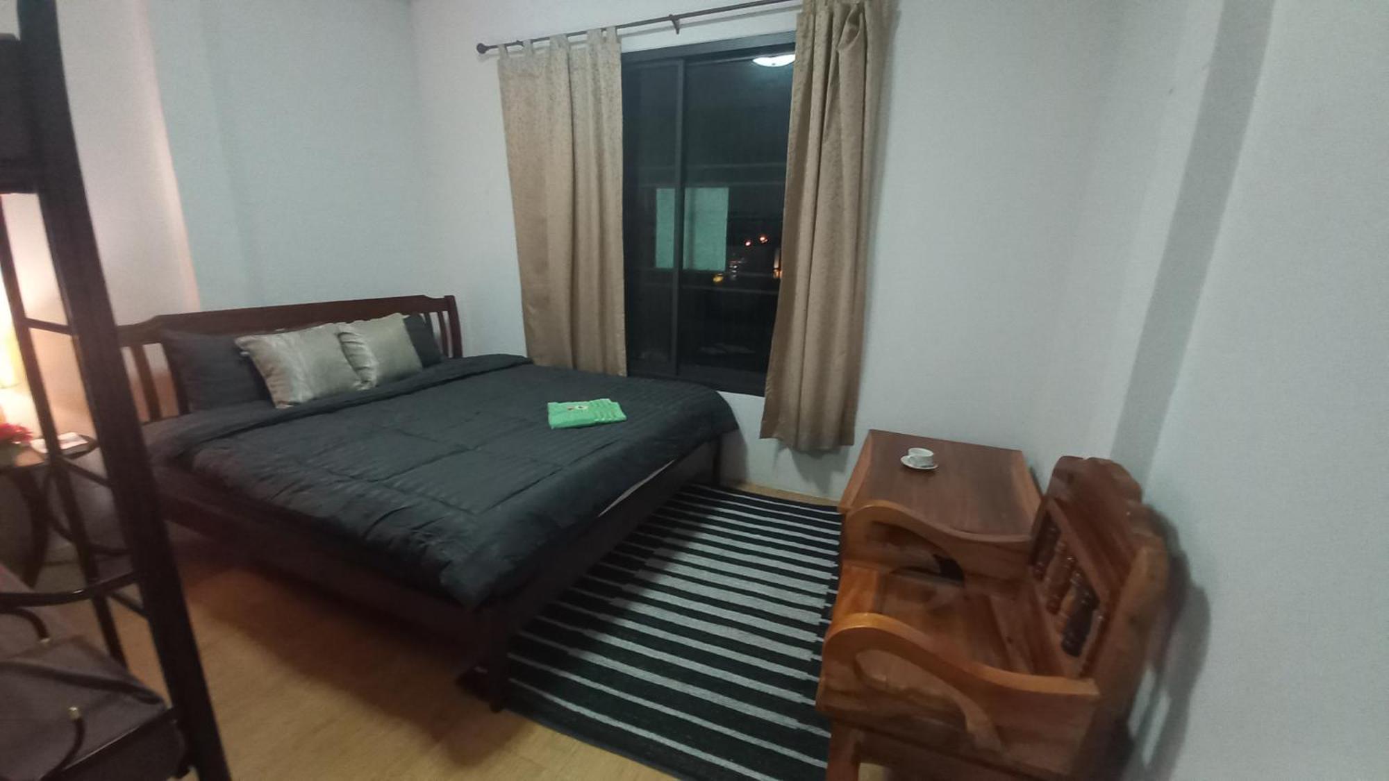 Amaretto Hostel Сураттхани Экстерьер фото